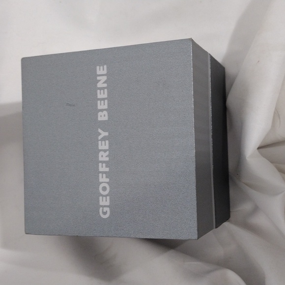 NIB Geoffrey Beene Genuine Diamond Mens Analog Watch Black Band - Picture 6 of 8